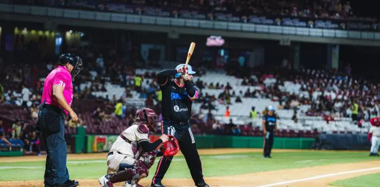$!Algodoneros de Guasave frena la rebelión de Tomateros y empareja la serie en Culiacán