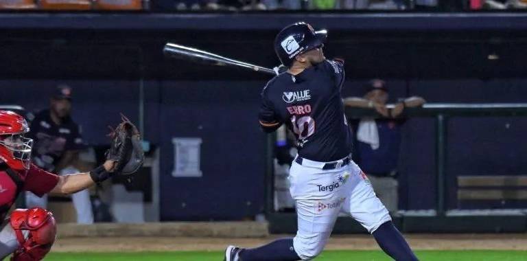 Ángel Erro está en plan grande en la Liga Mexicana de Beisbol