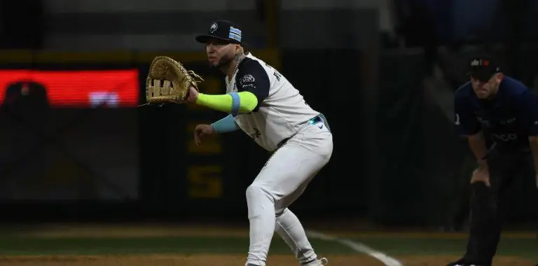 Algodoneros de Guasave cerró una serie para el olvido al caer 11-5 ante los Naranjeros de Hermosillo.