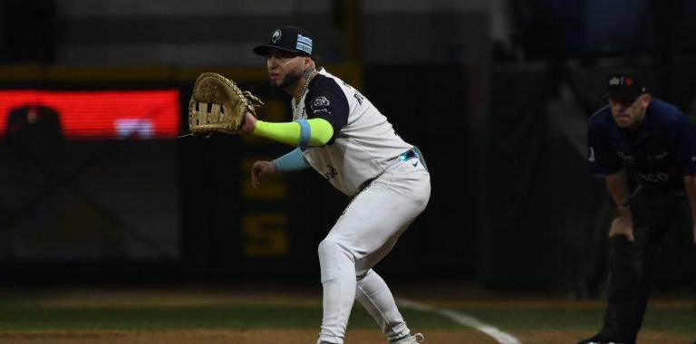 Algodoneros sufre barrida: Naranjeros los aplasta 11-5 y domina por completo en el Kuroda Park