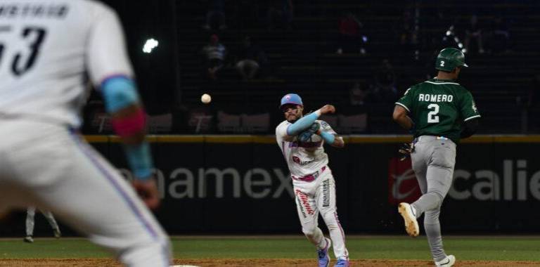 Cañeros de Los Mochis le quitó lo invicto a Algodoneros en Guasave.