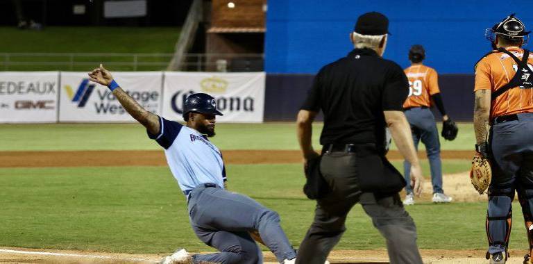 Naranjeros gana duelo de volteretas a Algodoneros en Tucson