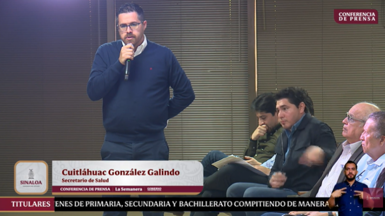 El Secretario de Salud Cuitláhuac González Galindo presenta un reporte sobre el sarampión en Sinaloa.