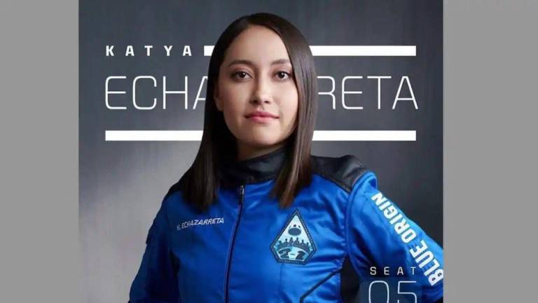 La mexicana Katya Echazarreta dedicó su vuelo aeroespacial al País de donde es originaria.