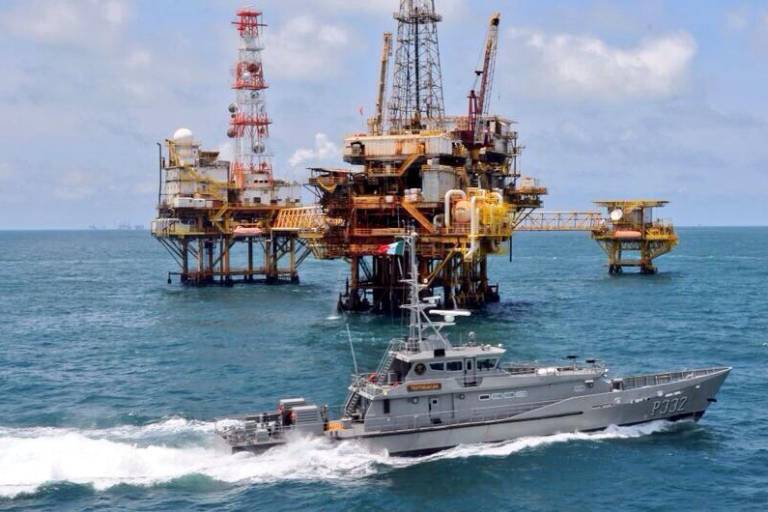 Semar apoyará a Pemex tras asaltos en plataformas petroleras, anuncia Sheinbaum