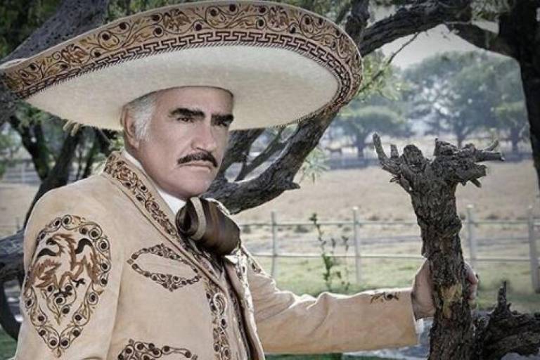 Vicente Fernández lleva una recuperación muy lenta