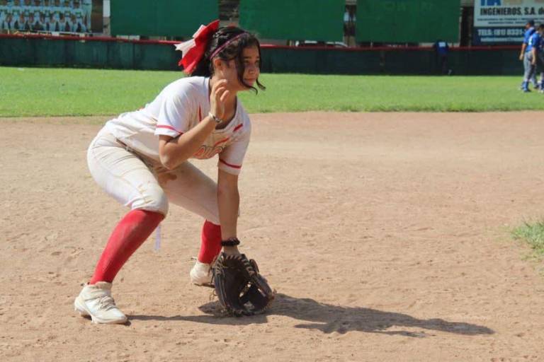 Continúa Danna Viera creciendo en experiencia