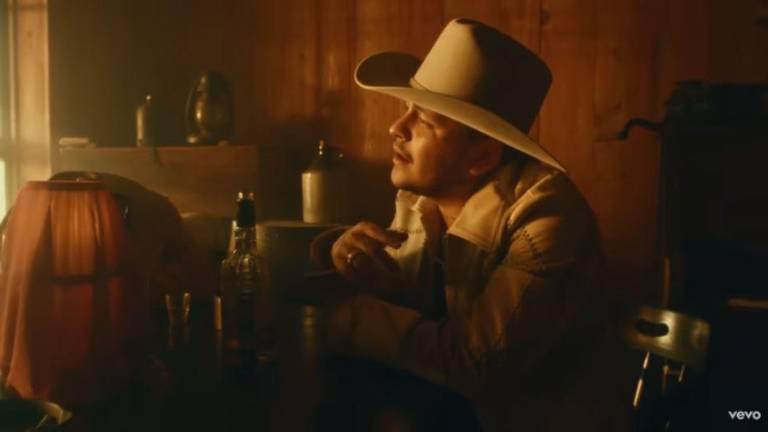 Christian Nodal lanza un tema de despecho listo para cautivar de nuevo a sus fans.