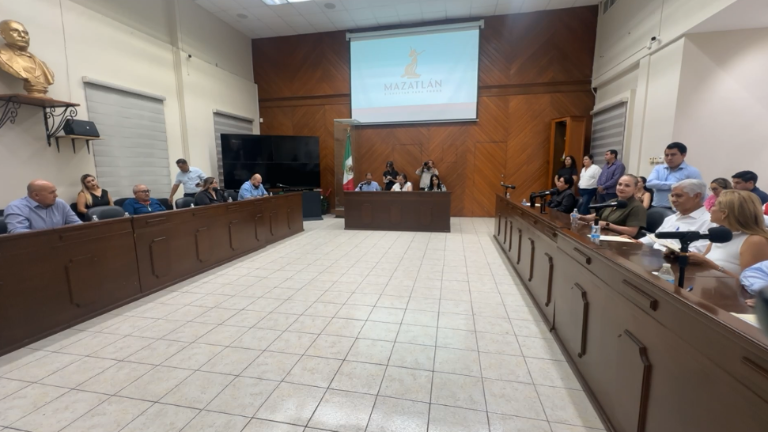 Sesión de Cabildo de Mazatlán donde aprobaron el proyecto de construcción del Infonavit Las Terrazas, el cual ya está avanzado.