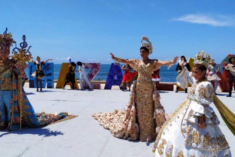 FULL: El Carnaval de Mazatlán 2021 no se cancela, asegura El Químico.
