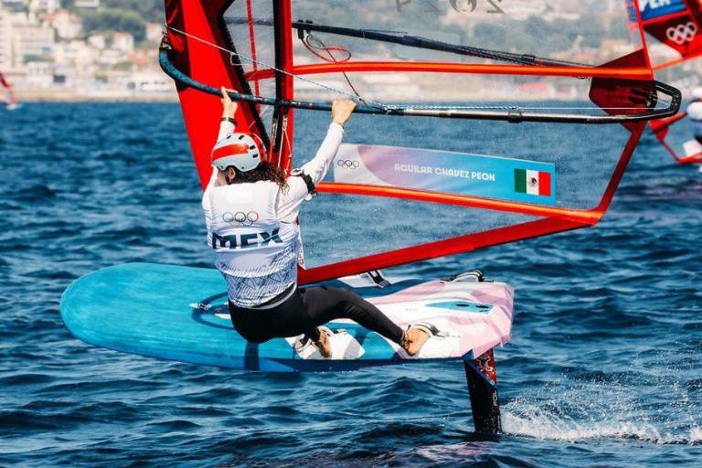La velerista Mariana Aguilar completó sus dos primeras regatas olímpicas