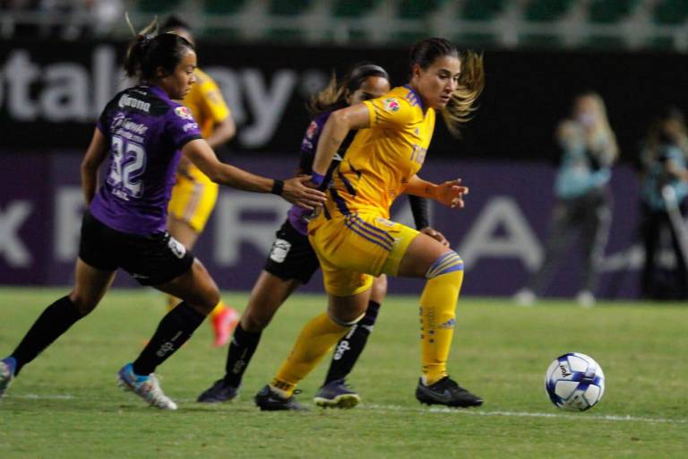 Tigres desgarra a Mazatlán Femenil en el Kraken