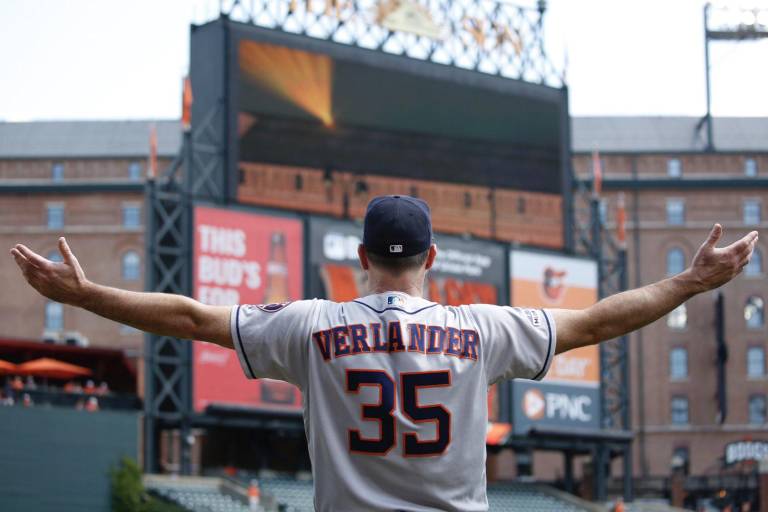 Justin Verlander suelta el brazo por primera vez