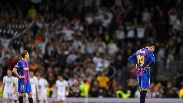 Barcelona no puede con el Eintracht Frankfurt y se despide de la Europa League