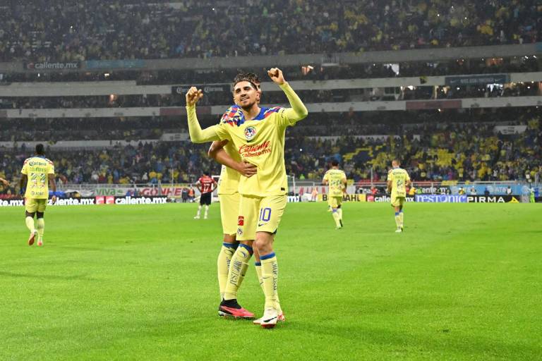 América aplasta a Chivas en el Clásico Nacional
