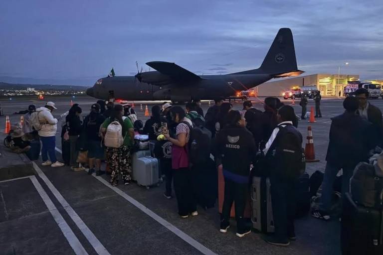 Mexicanos trasladados desde Colombia tras el sismo ocurrido el lunes 10 de agosto.