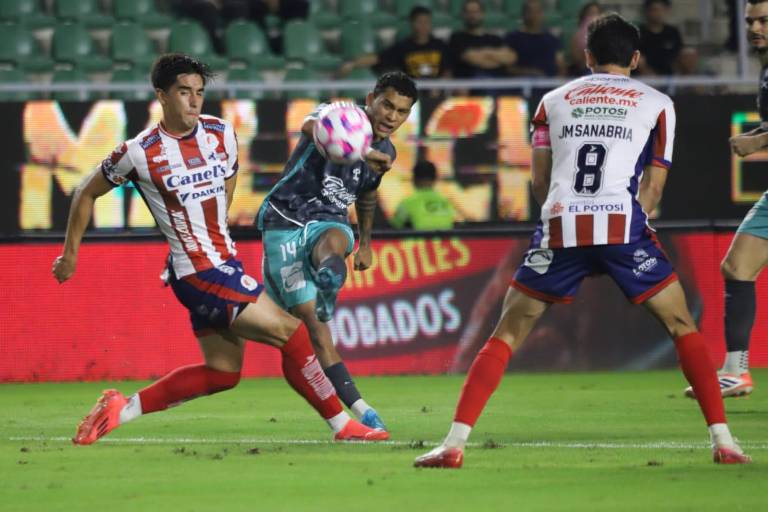 Mazatlán rompe mala racha y vence a San Luis con gol agónico de Bryan Colula