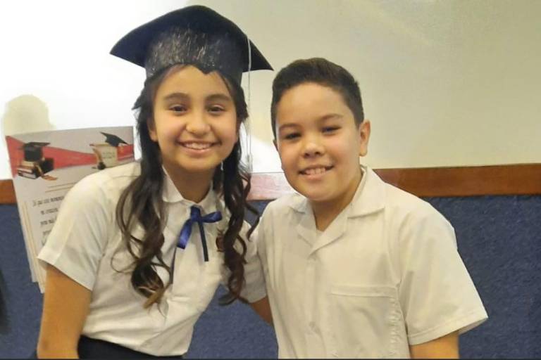 Con divertida piscinada celebra Gael Gaxiola Valdez su graduación