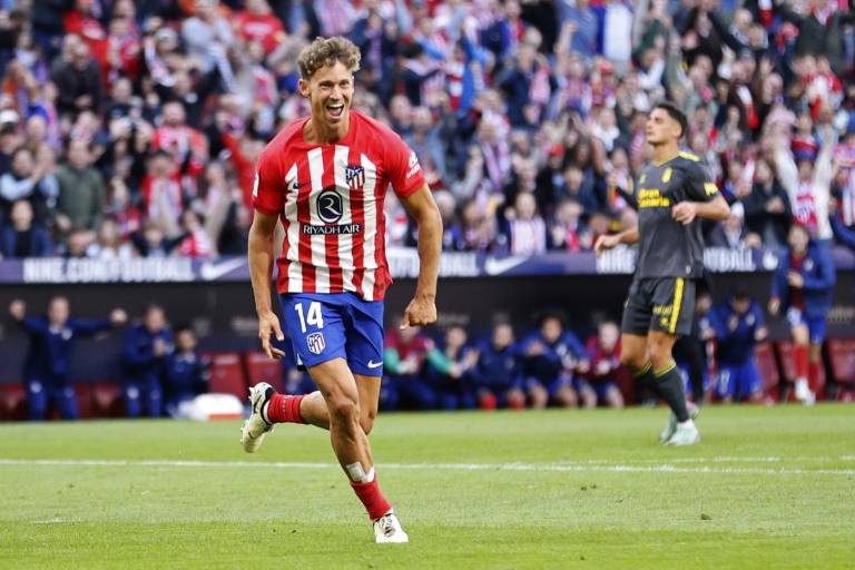 Atlético de Madrid golea a Las Palmas de Julián Araujo