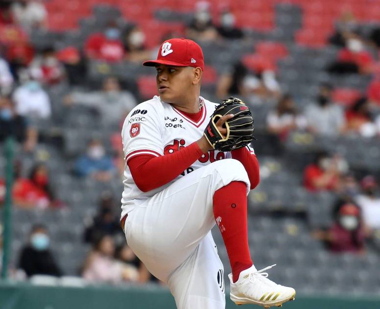 Édgar Torres, entre los mejores pítcheres de la Liga Mexicana de Beisbol