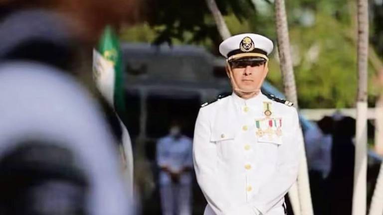 El Vicealmirante Manuel Roberto Farías Laguna acusa que le quieren fabricar como culpable del delito de huachicol fiscal.