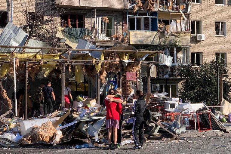 Pide León XIV que calle la voz de las armas y se alce la voz de la fraternidad