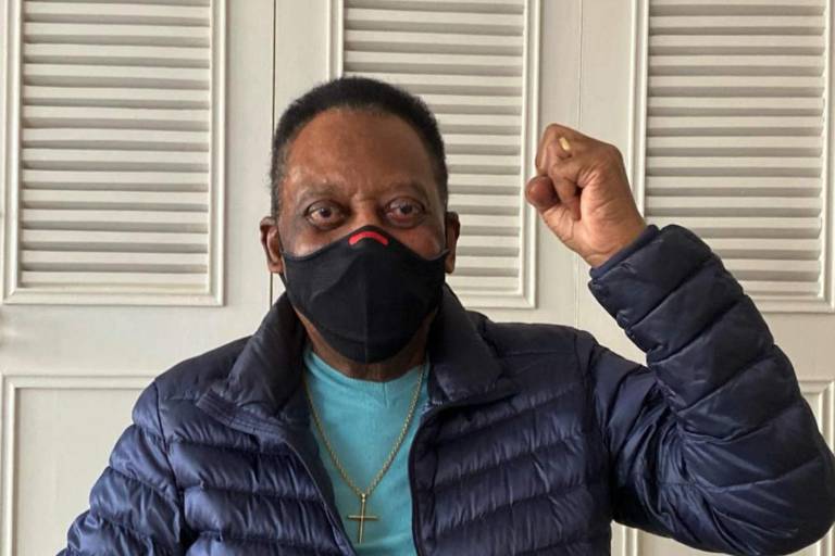 Pelé es dado de alta de un hospital en Sao Paulo; continuará en tratamiento