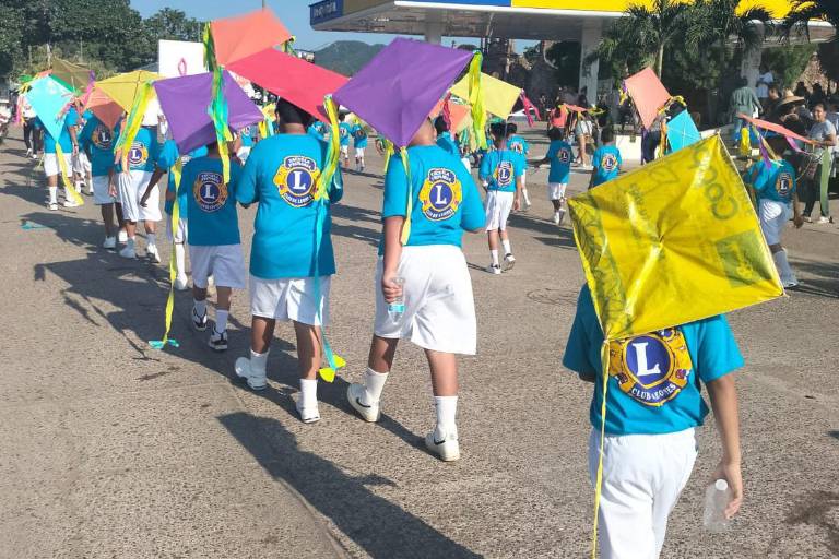 Diego, el niño del papalote, sueña con tener una bicicleta nueva en Rosario