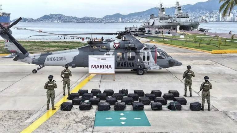Los 29 bultos fueron detectados durante patrullajes marítimos frente a las costas de Tecpan de Galeana y trasladados a Acapulco para su puesta a disposición de la FGR.