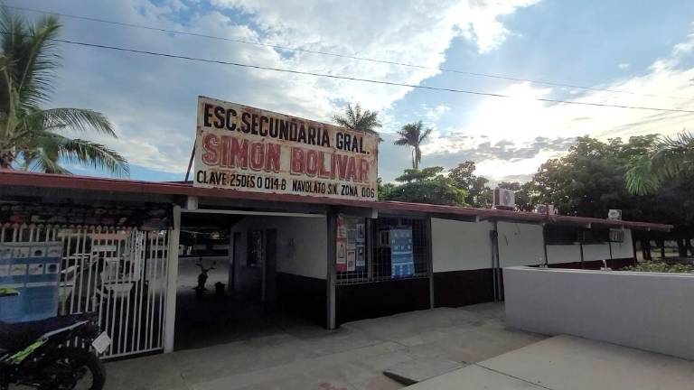 La Secundaria Simón Bolívar, en Navolato, celebra sus 50 años de historia.