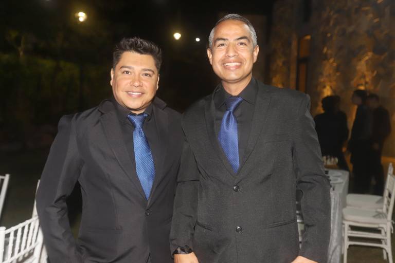 Disfrutan deportistas de alegre velada