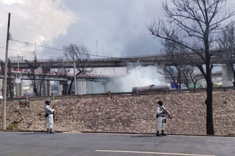 Suman 17 personas muertas por explosión de pipa de gas en Iztapalapa