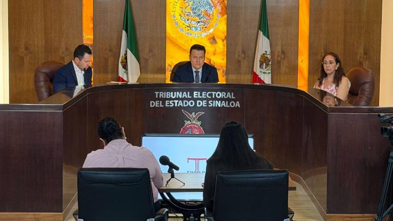 Sesión del Tribunal Electoral del Estado de Sinaloa donde revocaron de nuevo sentencia sobre denuncias contra Imelda Castro.