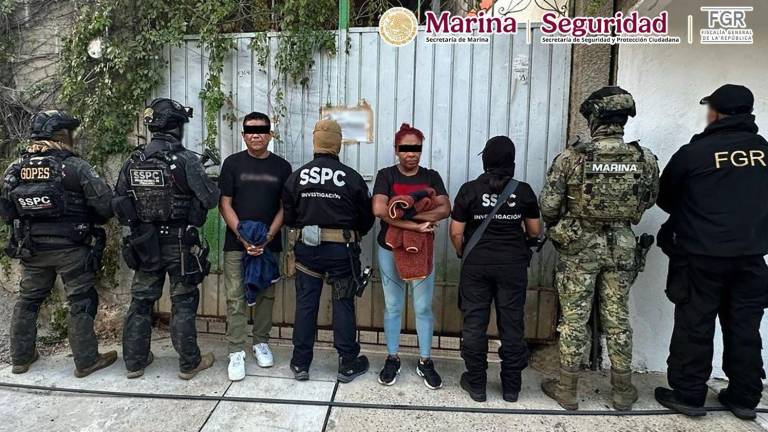 Durante operativos en Acapulco, autoridades detuvieron a personas presuntamente vinculadas con extorsión a trabajadores del sector turístico.