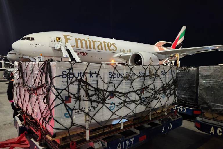 Llegan a México 592 mil dosis más de Sputnik V