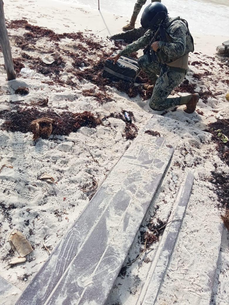$!Marina asegura más casi 3 toneladas de cocaína en costas de Guerrero y Quintana Roo
