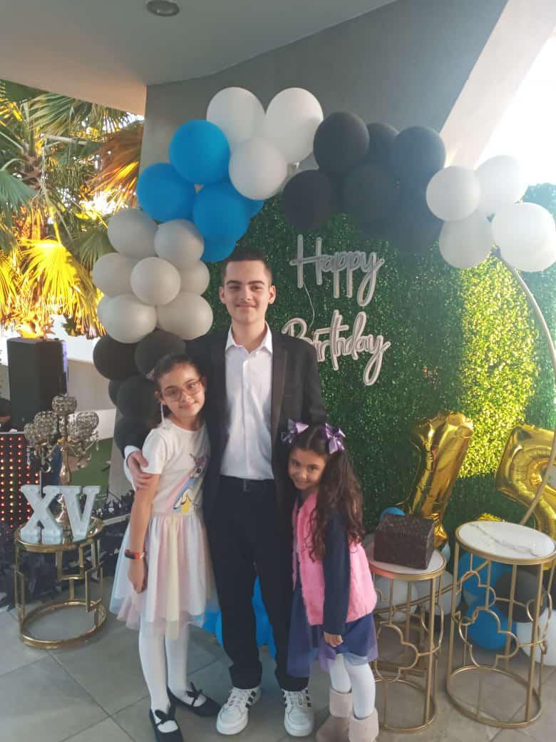 $!Con sus primas Danna y Grettel López Jiménez.