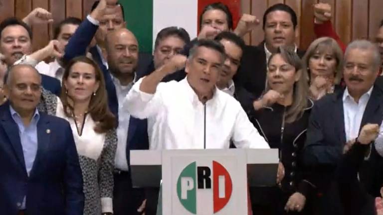 Alejandro Moreno Cárdenas anunció que el PRI otorgará su respaldo a Xóchitl Gálvez.