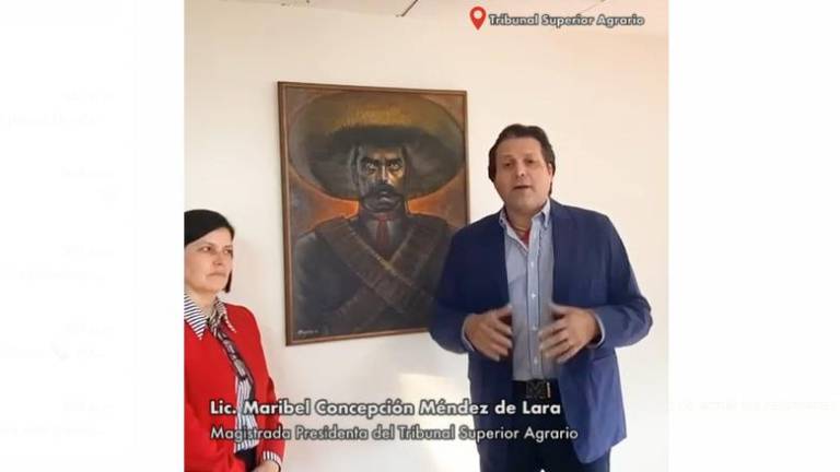 Mario Zamora Gastélum con la presidenta del Tribunal Superior Agrario.