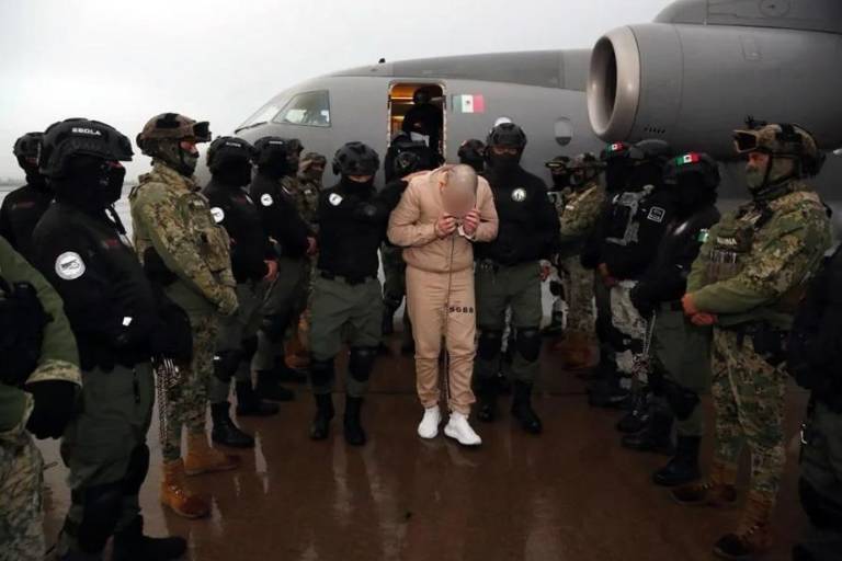 A cárteles se les debe ‘cazar’ como a Al Qaeda: director del FBI