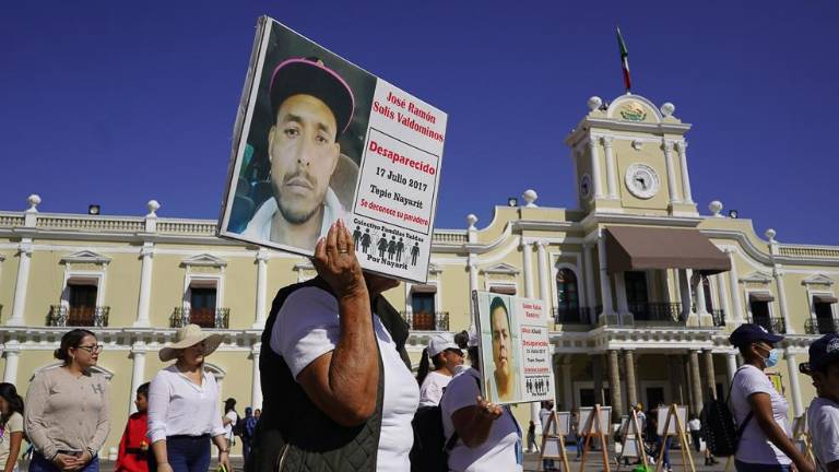 En 2017, familiares de personas desaparecidas marcharon por el centro de Tepic para exigir la localización de sus seres queridos.
