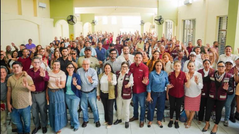 Los candidatos a la coordinación están realizando asambleas con ciudadanos, en espera de los resultados de encuestas.