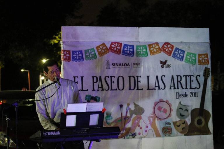 Comparten música, poesía y artesanías en Paseo de las Artes