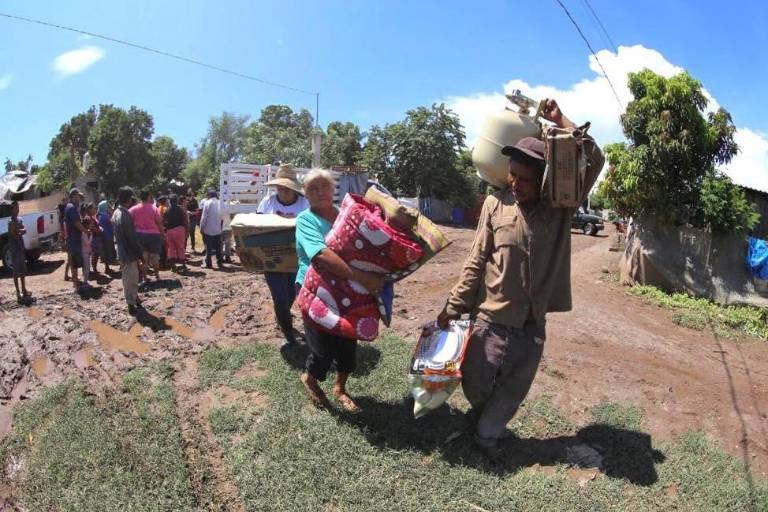 Llegan más apoyos a familias damnificadas de Ceuta, en Elota