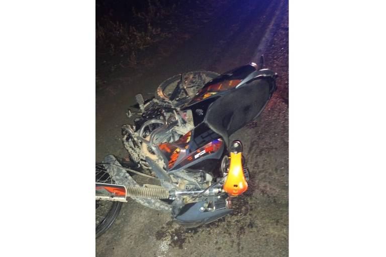 Tras choque, motociclista y conductor de camioneta resultan lesionados en Escuinapa