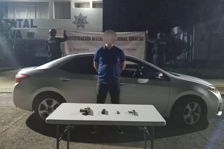Con dos armas de fuego, detienen a un hombre en la colonia Infonavit Solidaridad, en Culiacán