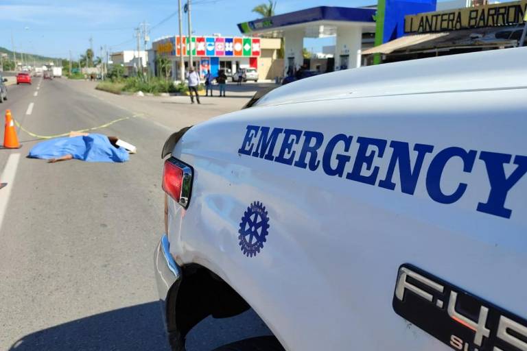 Fallece hombre por un impacto al estallar una llanta, en Urías, al sur de Mazatlán