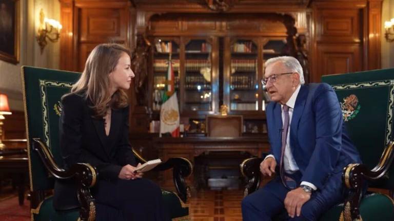 En marzo de 2022, cuando un general estadounidense declaró públicamente que México era un refugio para espías rusos, López Obrador desestimó la afirmación.