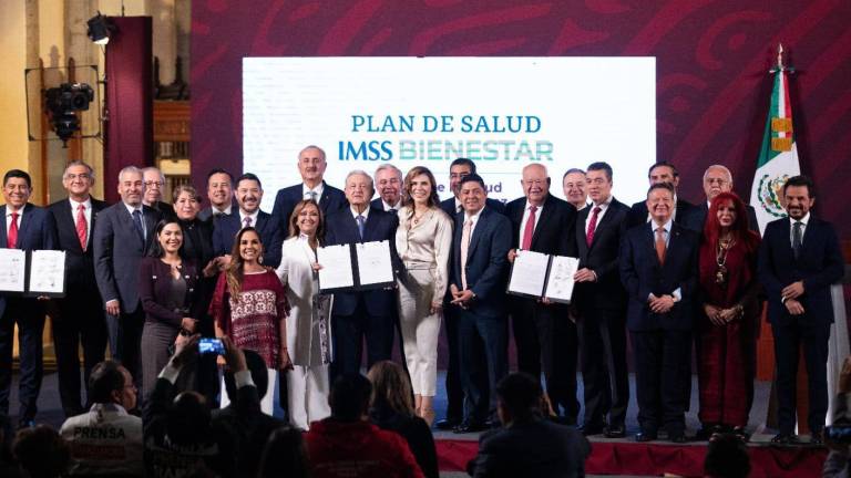 Gobernadores firmaron el martes un nuevo convenio sobre el IMSS-Bienestar en la conferencia presidencial matutina del Presidente Andrés Manuel López Obrador.
