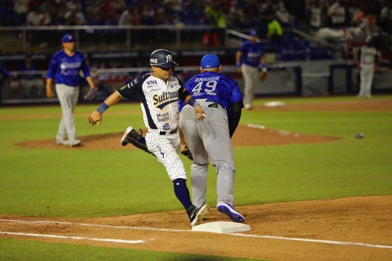 Rally en la novena da triunfo a Charros ante Sultanes